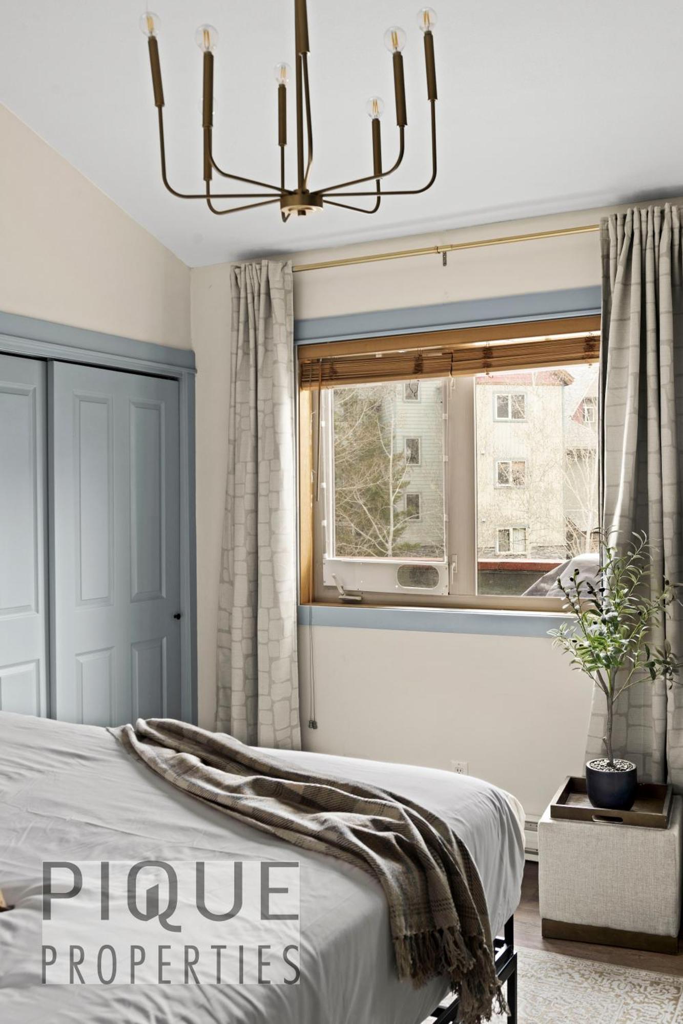 Mountain Loft Retreat, Heated Pool & Hot Tub, Ug Parking, Balcony, Wifi! Leilighet Canmore Eksteriør bilde